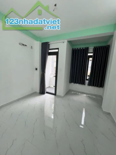 Hai mặt tiền hẻm 10m - Oto vào nhà - CMT8 P.11 Quận 3 - 28m2 - Giá 6.6T