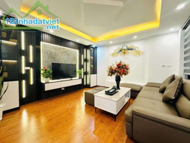 Nhà Hiếm- Lô góc mới xây-full nội thất nhập khẩu