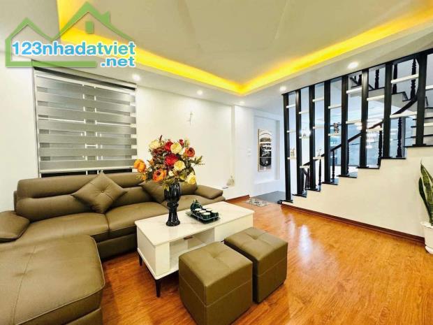 Nhà Hiếm- Lô góc mới xây-full nội thất nhập khẩu - 1