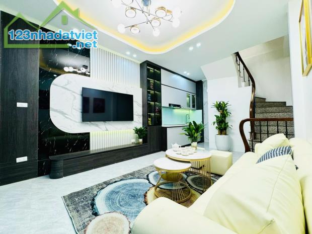 BÁN NHÀ NGÕ 325 KIM NGƯU HAI BÀ TRƯNG - 30M 4T MT 3M - HƠN 4 TỶ SĐCC NHÀ ĐẸP Ở NGAY FULLĐỒ - 2