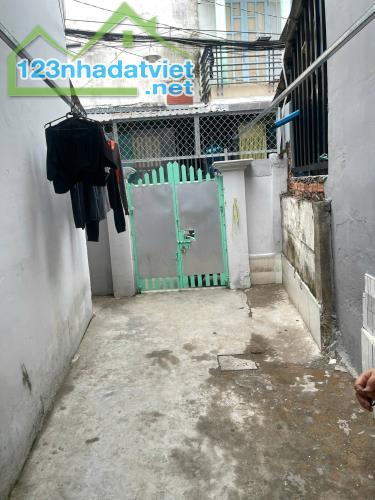 NHÀ BÁN GIÁ RẺ QUẬN 7. Đ: HUỲNH TẤN PHÁT.KẾ KCX TÂN THUẬN DT:162 M2. 2 TẦNG.GIÁ CHỈ 10 TỶ. - 2
