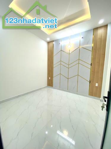 NHỈNH 3 TỶ - NHÀ SIÊU ĐẸP - 40M2 - 2 TẦNG - SÁT MẶT TIỀN ĐƯỜNG QUẬN 12 - 2