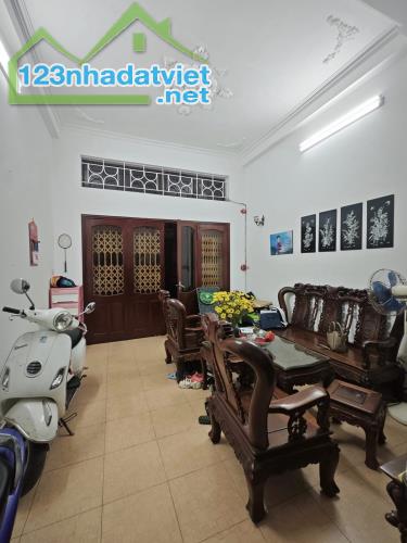 Phân lô Trần Quốc Hoàn gần phố,vỉa hè ô tô tránh,53m 4 tầng 4.1m mặt,Giá 18.7tỷ 0796193699 - 4
