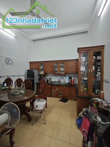 Phân lô Trần Quốc Hoàn gần phố,vỉa hè ô tô tránh,53m 4 tầng 4.1m mặt,Giá 18.7tỷ 0796193699 - 3