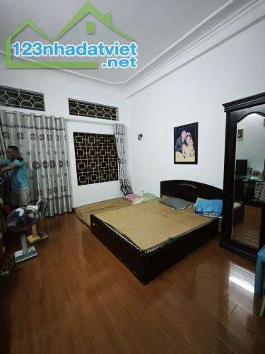 Phân lô Trần Quốc Hoàn gần phố,vỉa hè ô tô tránh,53m 4 tầng 4.1m mặt,Giá 18.7tỷ 0796193699 - 2