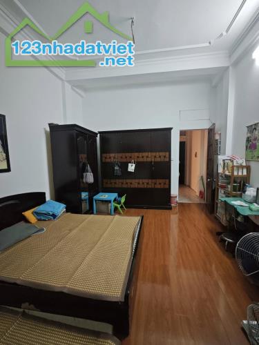 Phân lô Trần Quốc Hoàn gần phố,vỉa hè ô tô tránh,53m 4 tầng 4.1m mặt,Giá 18.7tỷ 0796193699 - 1