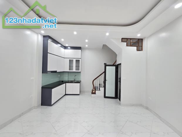 Bạch Mai 30m2 4 tầng nhà mới tinh . Giá 4,9 tỷ - 2