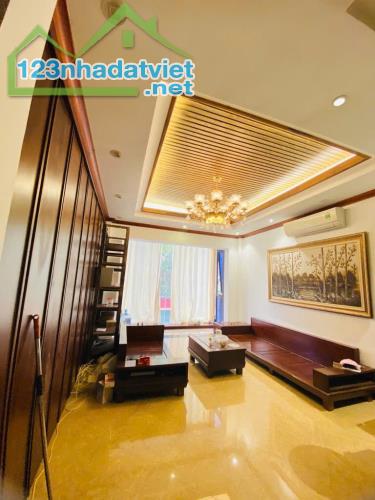 Hơn 5 tỷ nhà ngay phố Đại Linh gần đường Lê Quang Đạo, hàng xóm Vinhomes Green Bay 40m2x4T