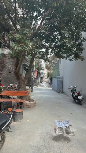 ĐẤT ĐẸP - GIÁ TỐT - Vị Trí Đắc Địa Tại Ngõ 617 Bát Khối, Long Biên, TPHN