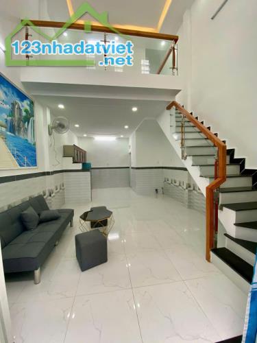 NHà Đẹp  Giá Rẻ 44m SHR Giá Chỉ 2 Tỷ 65 Hẻm Xe Hơi Hiệp Thành Quận 12 Sát Gò Vấp