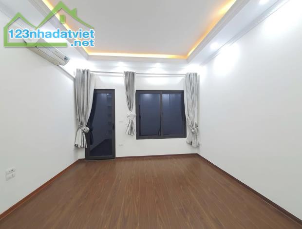 ❇BÁN NHÀ NGÕ 79 CẦU GIẤY 35 M2, 5 TẦNG, MT 4.2 M, GIÁ HƠN 8 TỶ.