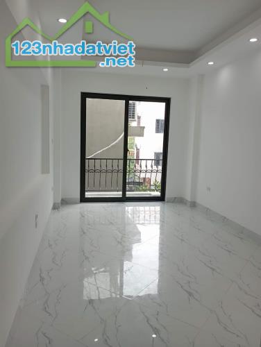 nhà xây độc lập 3 tầng-42m2 sát trường đại học thể dục thể thao. Giá chỉ 3,05 tỷ. - 2