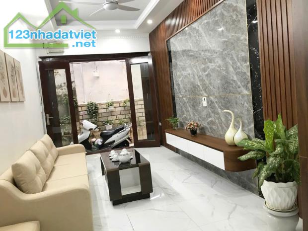Siêu phẩm An Dương, Tây Hồ hàng mới cập bến