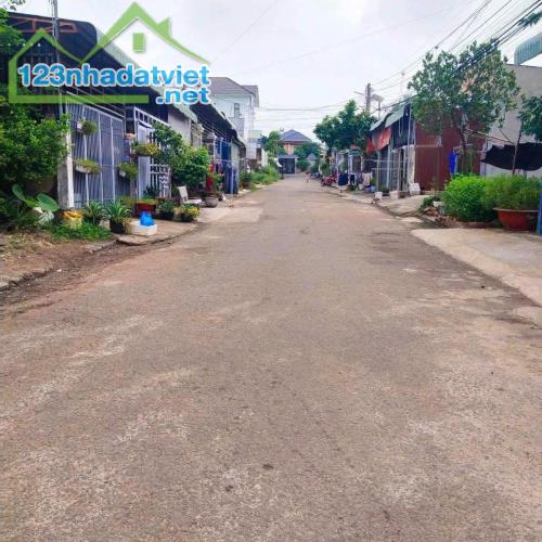 Bán Kiot+dãy trọ 5p giá mềm,đang có khách thuê,mua là có lời ở Hóc Môn,Sổ Hồng Riêng,760tr - 2
