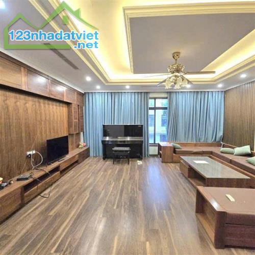 Bán nhà Cầu Giấy,ô tô tránh,lô góc,71m,4T,giá 10.9 tỷ,kinh doanh,LH Hải 0966866250
