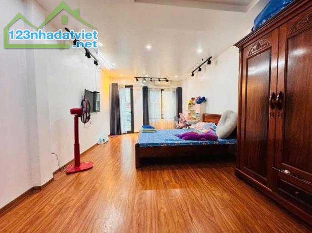 Bán nhà 28 Xuân La 40m2, 5 tầng, ngõ thông ô tô qua nhà chủ cần bán đã giảm chào 900tr - 1