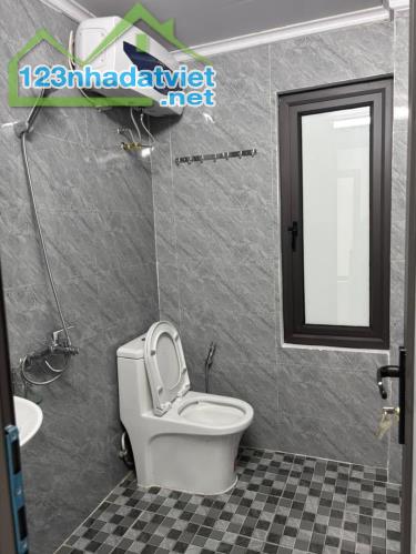 Cần bán nhà ngõ Nghĩa Dũng, Ba Đình giá chỉ 2.4 tỷ, 37m2x2T ảnh thật