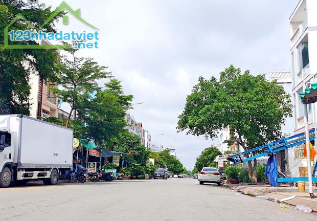 Mặt tiền đường số Chợ Bình Điền 8x16 chỉ 14 tỷ