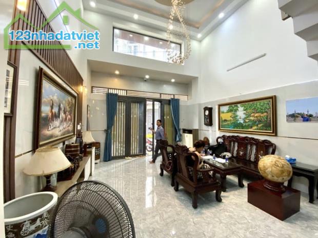 Bán nhà Hẻm xe hơi Thống Nhất - Nguyễn Văn Lượng, Gò Vấp, 5x14m, 5T - 5PN, 9.5 tỷ. - 2