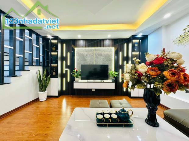 Bán nhà Khương Đình, Thanh Xuân, nhà đẹp lô góc, 5 tầng rộng thoáng