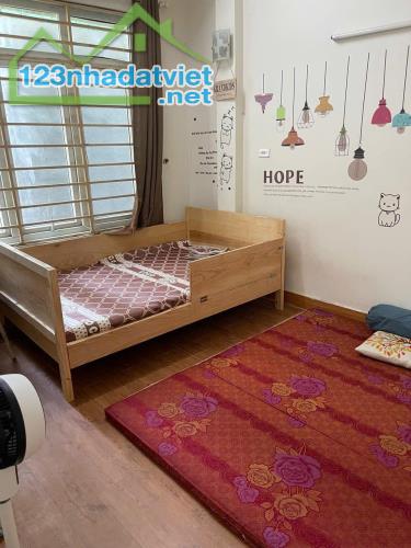 Cho thuê nhà ngõ 22 Lương Khánh Thiện 4 tầng, 35m2, 3 ngủ, 3 vệ sinh 11 Triệu - 3