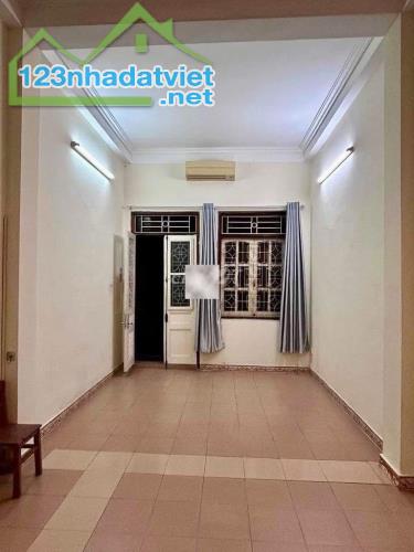 Cho thuê nhà nguyên căn PHố Tam Trinh, Mai Động 2.5 tầng, 60m2, 8.5 triệu - 3