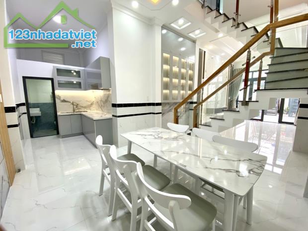 Bán nhà Mặt Tiền Thới An - Quận 12.  Có sân rộng cho thuê Mặt bằng kinh doanh. 💥Nở hậu 8m - 3