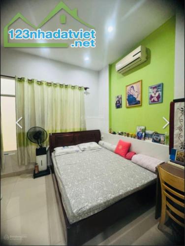 Mặt tiền Tân Quý, Q.Tân Phú, 2T Sân thượng 87 m2 gần chợ Tân Hương Chỉ 7 tỉ xx - 3