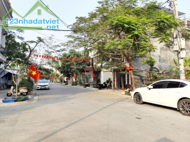 Bán đất phân lô ngõ 15 Khúc Thừa Dụ, 90m, MT 4.5, đường 15m, GIá 62 tr/m - 1