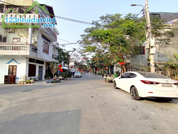 Bán đất phân lô ngõ 15 Khúc Thừa Dụ, 90m, MT 4.5, đường 15m, GIá 62 tr/m - 2