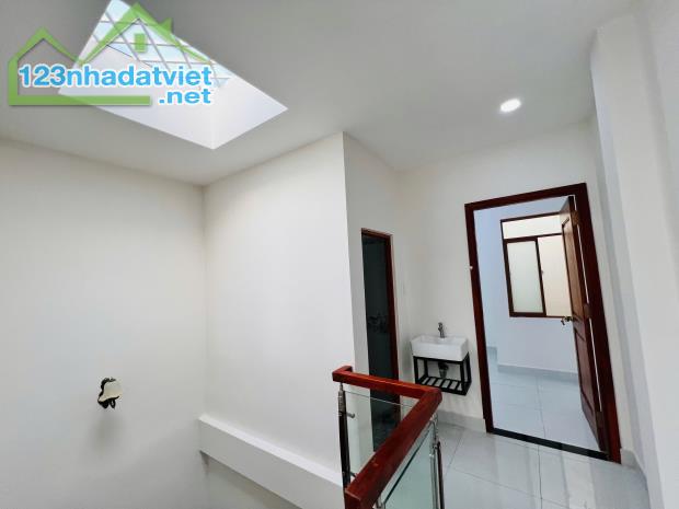 NHÀ MỚI 3 TẦNG - 4mX12m - NGUYỄN VĂN QUÁ ĐÔNG HƯNG THUẬN QUẬN 12 - 5