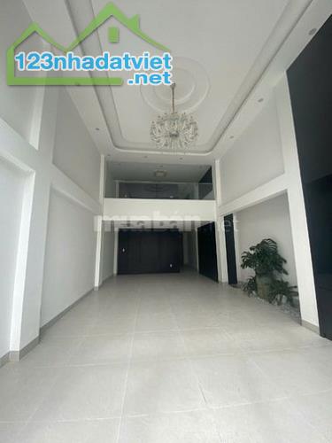 Cho thuê TÒA nhà Mặt Tiền NB Vườn Lài 150m2 - 4 Lầu+ST - CÓ THANG MÁY - 1