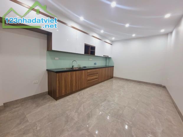💥💥💥BÁN NHÀ DÂN XÂY HIỆN ĐẠI,PHỐ THÁI THỊNH, NHÀ 5 TẦNG 2 THOÁNG Ô TÔ LÙI CỬA - 4