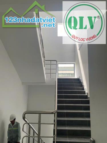 Cho thuê nhà xưởng 8.100m2 trong KCN VSIP , Bình Dương - 1