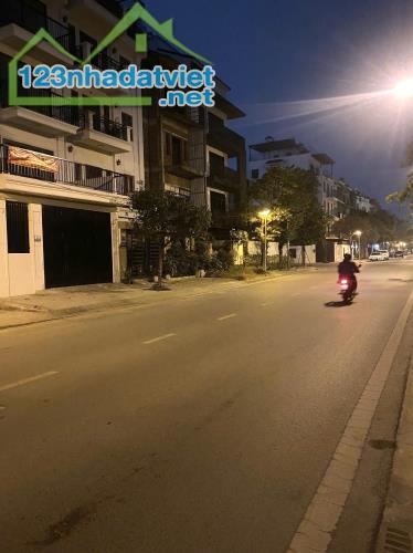 Phân lô- LK KĐT sinh thái Xuân Phương 95m2, mt 6m kd, thang máy, ôtô tránh 21tỷ hơn.