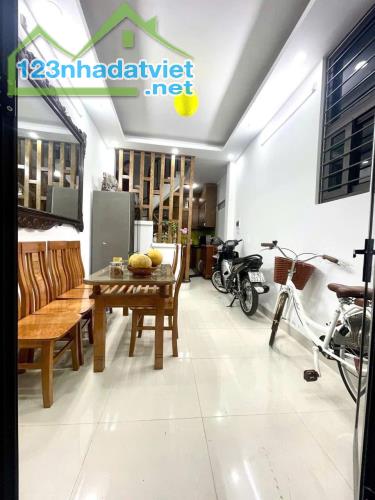 BÁN NHÀ VÕNG THỊ -LOGOC 3 MẶT-30M RA PHỐ -MẶT NGÕ THÔNG-6 TẦNG- NHỈNH 7 TỶ - 1