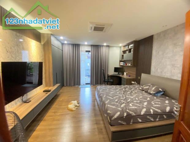 Bán nhà Lạc Long Quân thông Xuân La – Tây Hồ. Diện tích 90m2, giá 26.9 tỷ. - 2