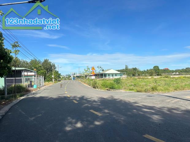 NỢ NẦN CHỒNG CHẤT BÁN LỖ 516M2 ĐẤT NGAY CHỢ, GẦN KCN DÂN ĐÔNG. GIÁ 230 TRIỆU