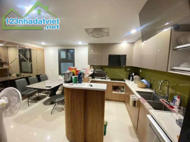 Cực đẹp phố Lạc Long Quân 90m2, 4T, MT5m ô tô thoải mái bên đường là Hồ Tây ở sướng - 2