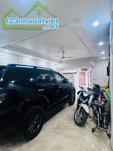 CỔ LOA - 2 Ô TÔ 7 CHỖ TRÁNH DỪNG ĐỖ - GARA Ô TÔ - NHÀ ĐẸP -  2P HỒ TÂY - 2