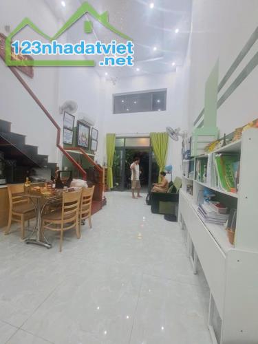 Bán nhanh nhà đẹp HXH 7m Thạnh Xuân, 100m2, T1L, 3PN, sân xe hơi 4Tỷ - 2