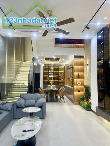 🏩 Nhà 3 tầng mới đẹp đường 7m5 Nguyễn Thúy, 85.5m2, 6.75 tỷ tl