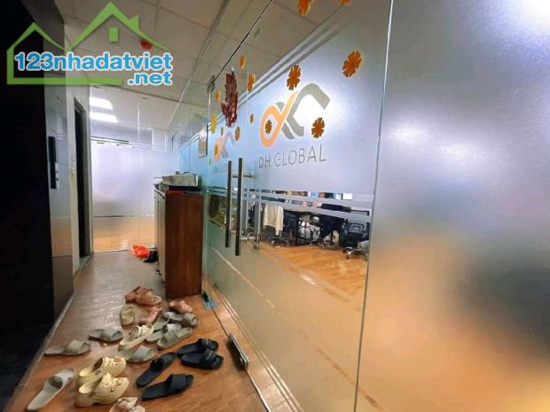Bán nhà phố Lê Văn Lương, quận Thanh Xuân, 110m2 x 8 tầng thang máy, mặt tiền 22m, vỉa hè! - 2