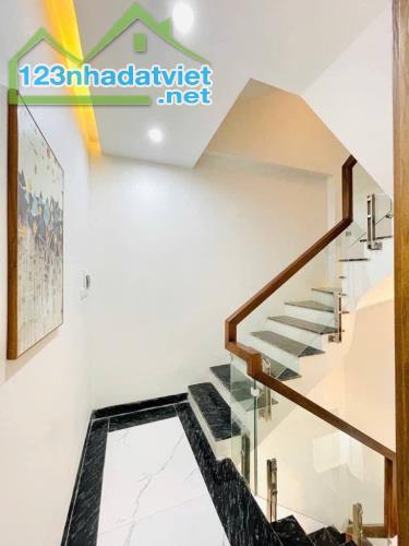 TÌM NHÀ ĐẸP TRỊNH VĂN BỘ KHÔNG NÊN BỎ LỠ CƠ HỘI NÀY- VỊ TRÍ CỰC ĐẸP - 50M2 X 5 TẦNG - 8 TỶ - 1