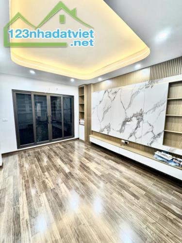 Bán nhà riêng Q Cầu Giấy, Hà Nội. DT 50m2, 6 tầng. Mặt ngõ thông, kinh doanh sầm uất - 2