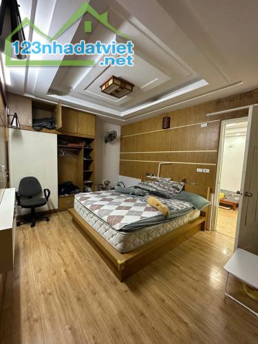 Hiếm, căn hộ CT2B Mễ Trì Hạ, Nam Từ Liêm, 85m2, Căn Góc, 2 ngủ, full nội thất, nhỉnh 4 tỷ
