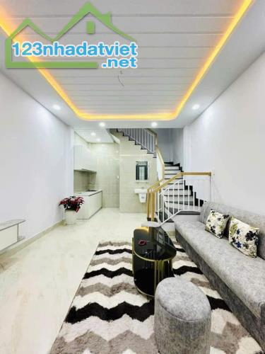 Bán nhà hẻm xe hơi 4,5m đường Bùi Quang Là, P.12, 4 x 8, 3 lầu giá 4.15 tỷ tl - 1