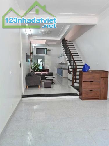 Bán nhà mặt đường Hoàng Văn Thái 3 tầng 70m2 đường to kinh doanh buôn bán sầm uất - 1