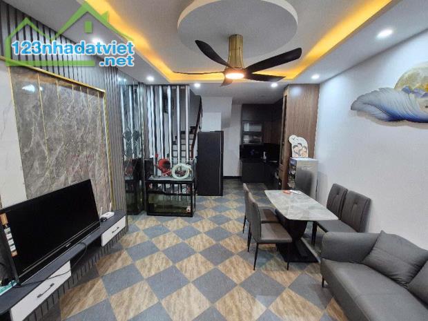 bán nhà Thanh Xuân 38m Bùi Xương Trạch lô góc, đầy đủ nội thất