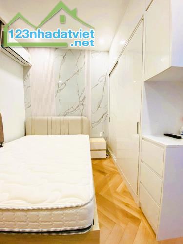 GIẢM 1 TỶ, 4 TẦNG x 49 M2, ÔTÔ VÔ NHÀ, DÒNG TIỀN 240 TRIỆU, KHU PL VIP HUỲNH VĂN BÁNH, PN.
